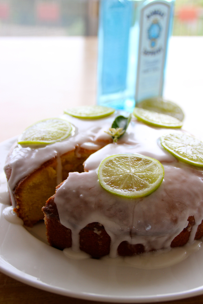 Tasty Tuesday {gin and tonic cake}